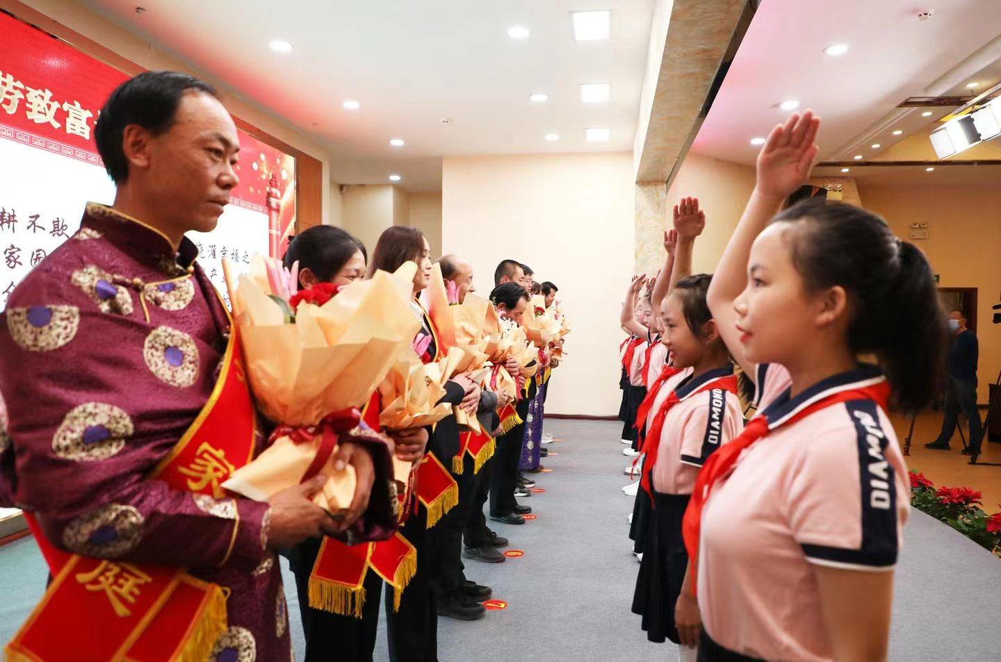 2022年天祝县“最美家庭”评选揭晓大会现场.jpg